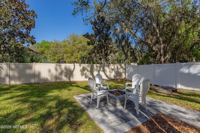 Building Photo - 5631 Heckscher Dr