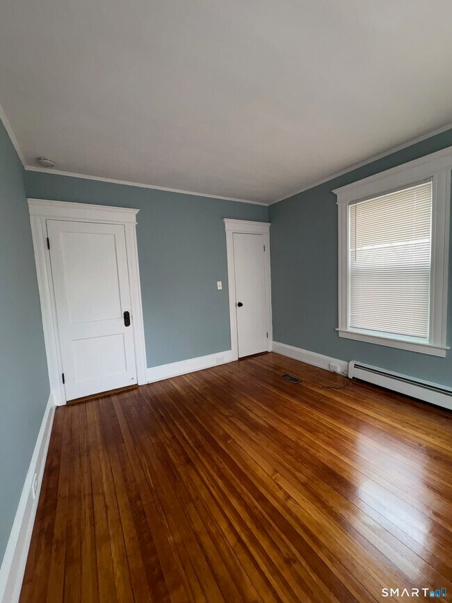 Building Photo - 1045 Cooke St