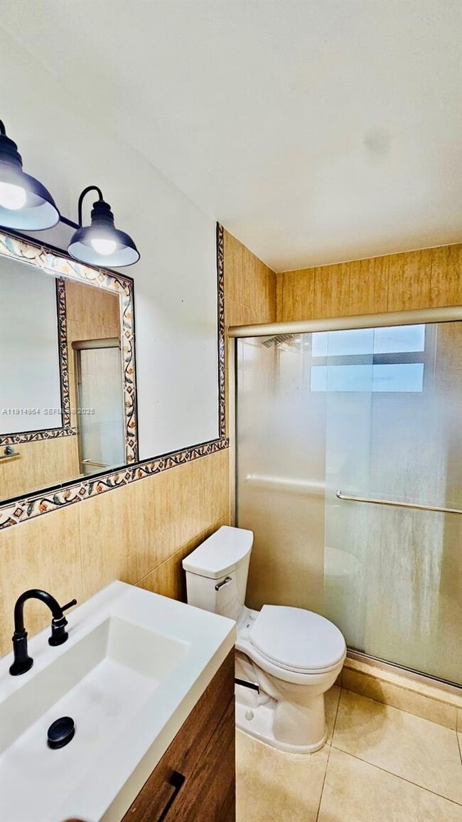 Building Photo - 3182 SW 25th Ter