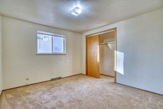 Building Photo - 1520 Stuart St