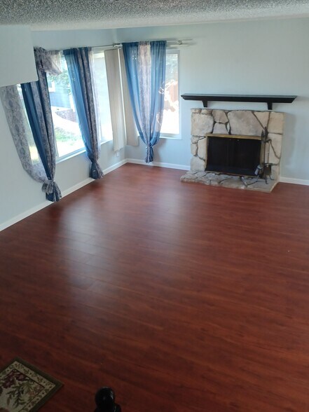 Building Photo - 3012 Wolsey Pl