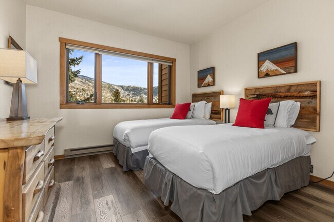 Building Photo - 2200 Apres Ski Way