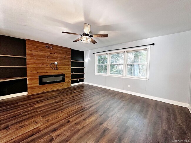 Building Photo - 132 Texas Ave