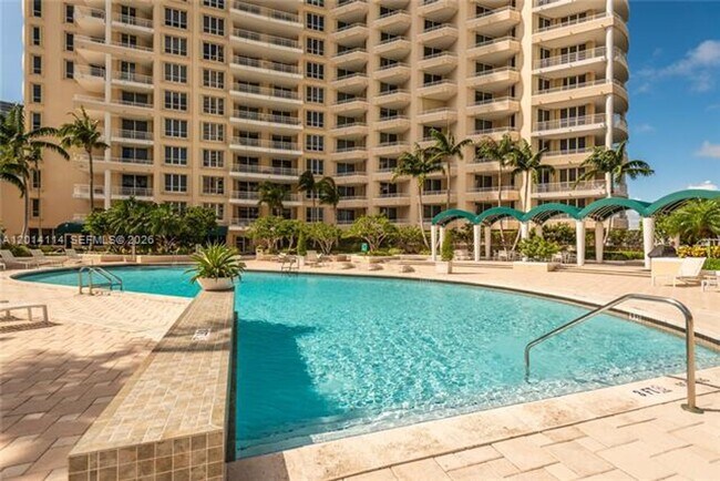 Building Photo - 888 Brickell Key Dr