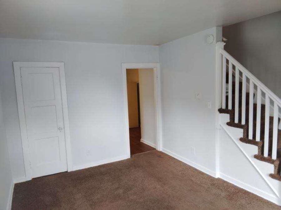 Building Photo - 4000 Elkader Rd