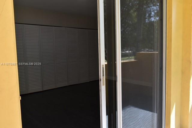 Building Photo - 1975 NE 135th St