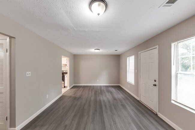 Building Photo - 8541 Westchester Dr