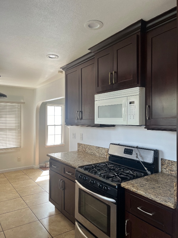 Building Photo - 5613 Via Corona St