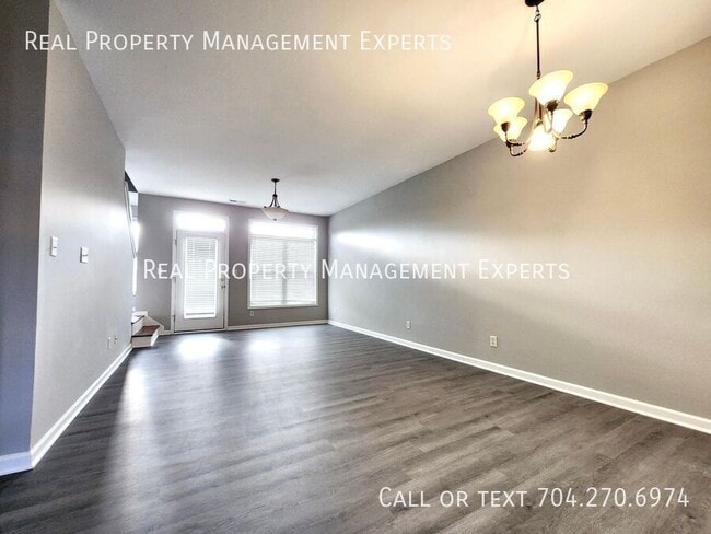Building Photo - 138 Sun Ridge Dr