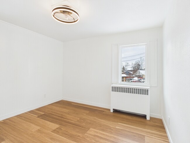 Building Photo - 926 Gilmore St