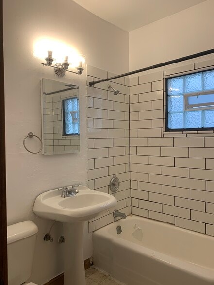 Restroom - 2753 N Humboldt Blvd