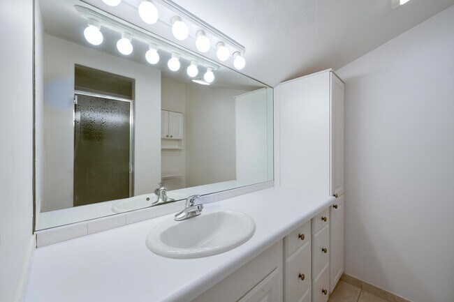 Building Photo - 3208 N Flagler Dr