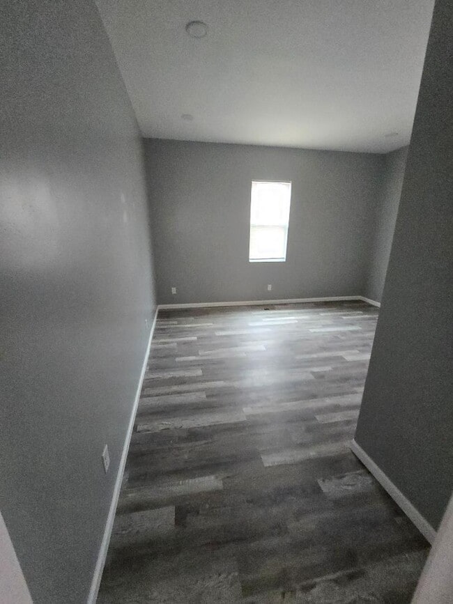 Building Photo - 148 N Dade Ave