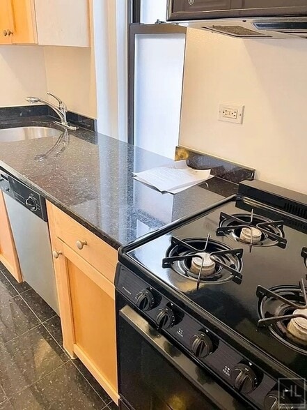 Building Photo - East 84th Street