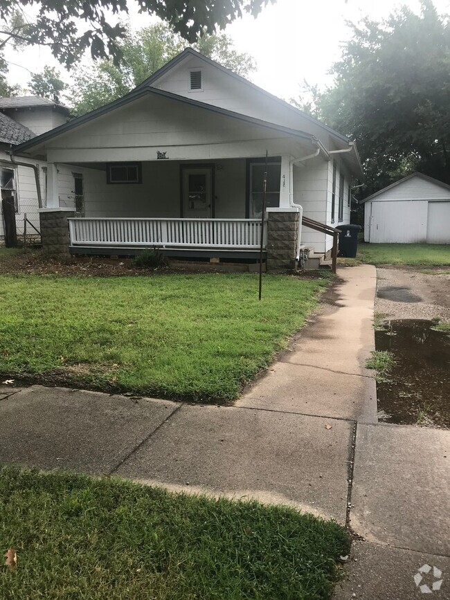 Building Photo - Very clean 3 bedroom/1 bath house in El Do...