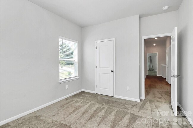 Building Photo - 720 Herlong Ave