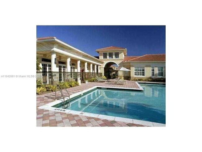 Building Photo - 2541 Centergate Dr