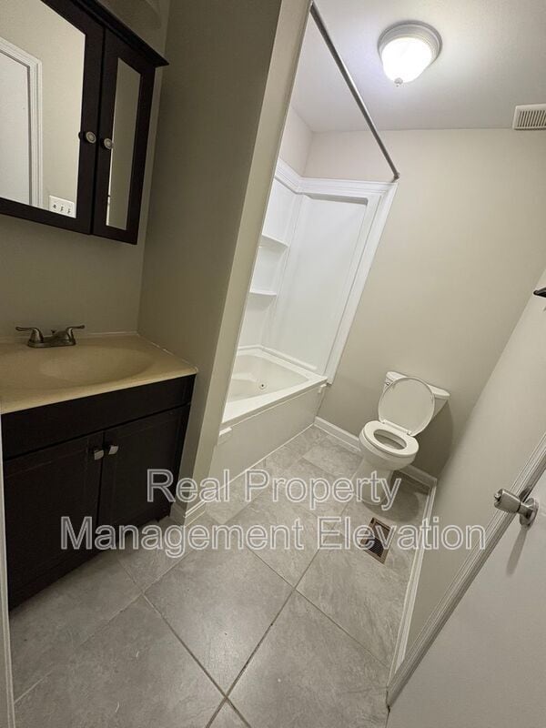 Building Photo - 213 Kimberly Way