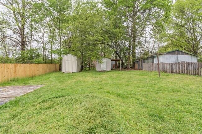 Building Photo - Single Level 3 Bedroom Home in East Ridge!