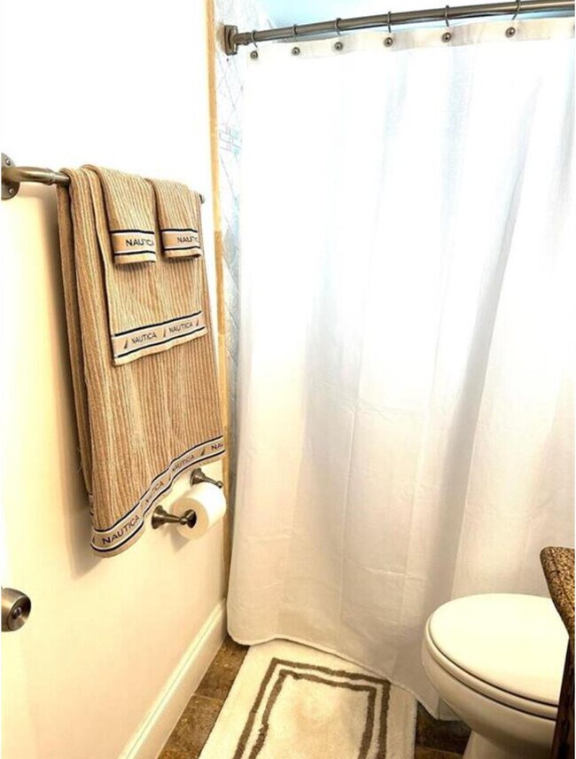 Building Photo - 1975 SE 3rd St