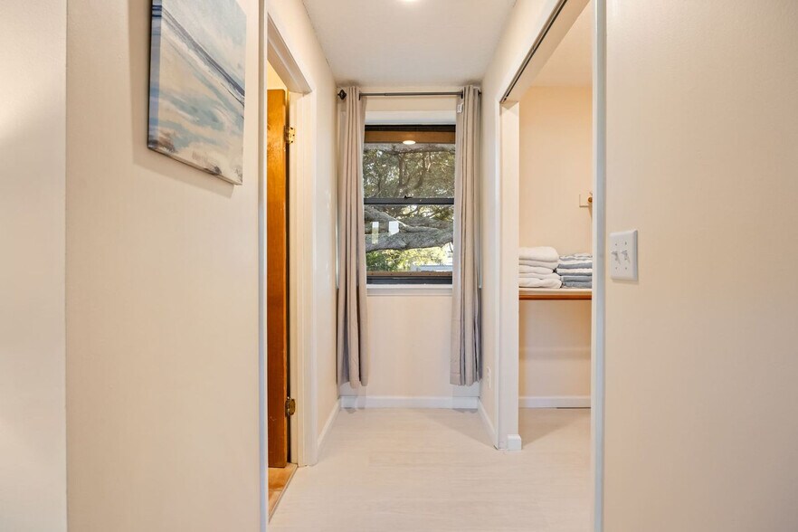 Building Photo - 4 N 3rd St