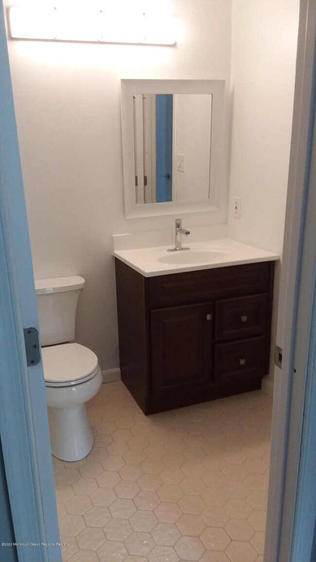 Building Photo - 112 Arrowwood Ct