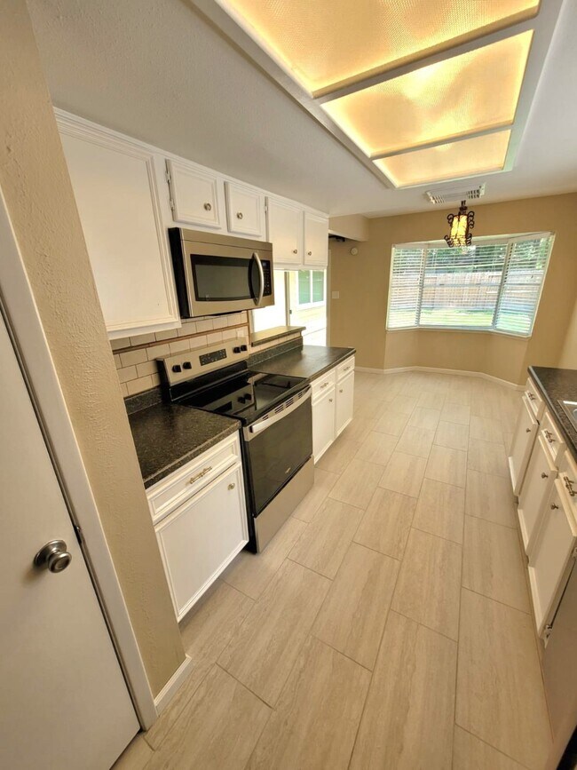 Building Photo - 22 W Broken Oak Ct