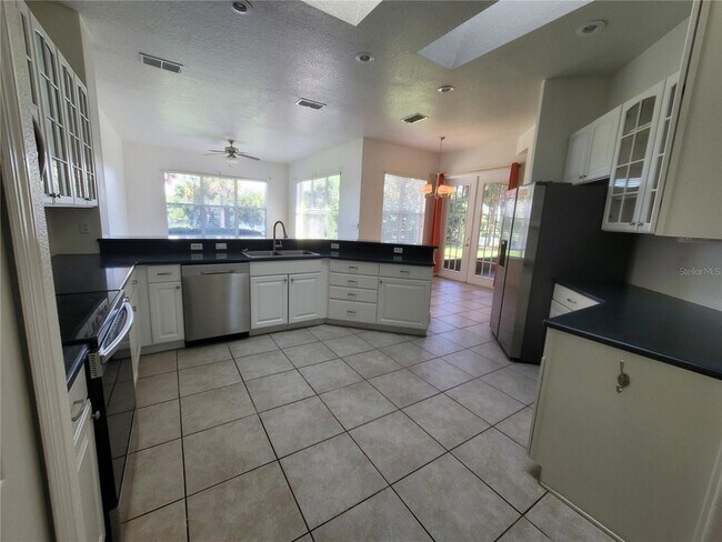 Building Photo - 113 Torino Ln