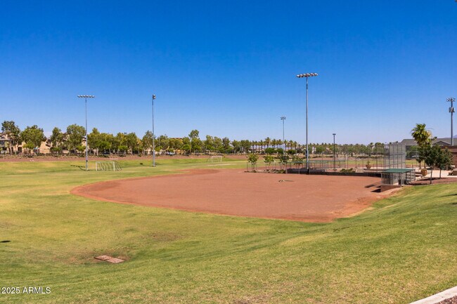 Building Photo - 3142 N Clanton St