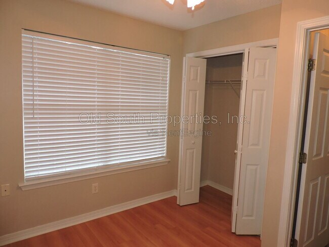 Building Photo - 8110 Heirloom Dr