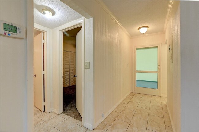 Building Photo - 1100 Ponce De Leon Cir