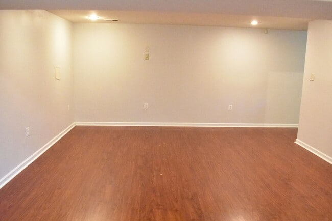 Building Photo - Welcome To Lake Ridge's Finest...