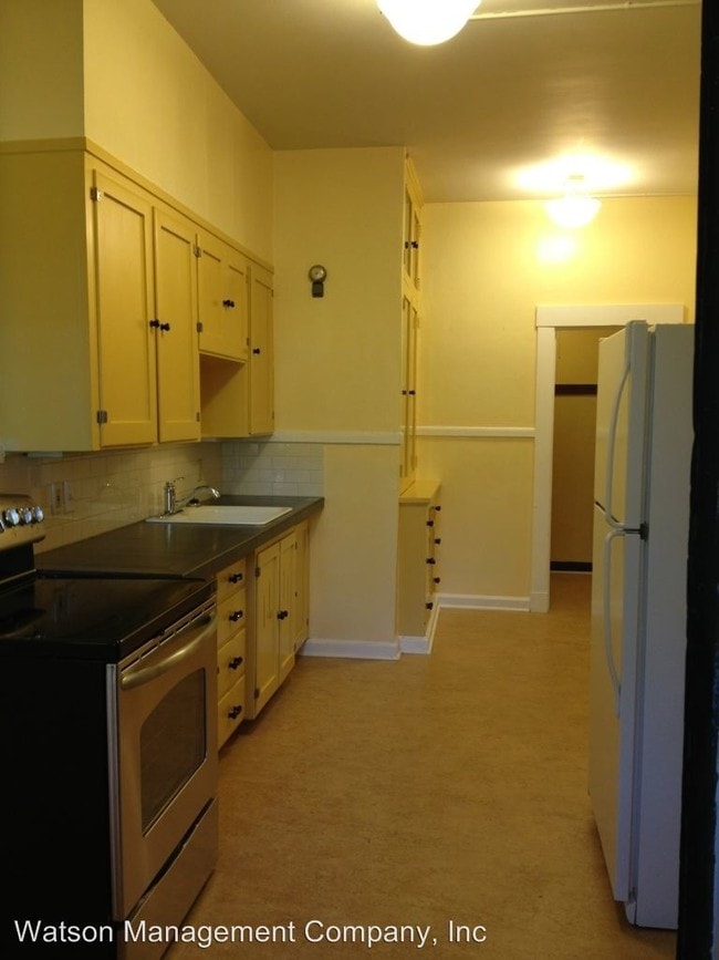 Building Photo - 1 br, 1 bath Apartment - 508 S Cedar St. #D