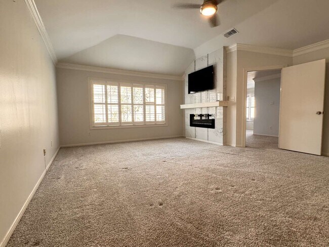 Building Photo - 1901 Potomac Dr