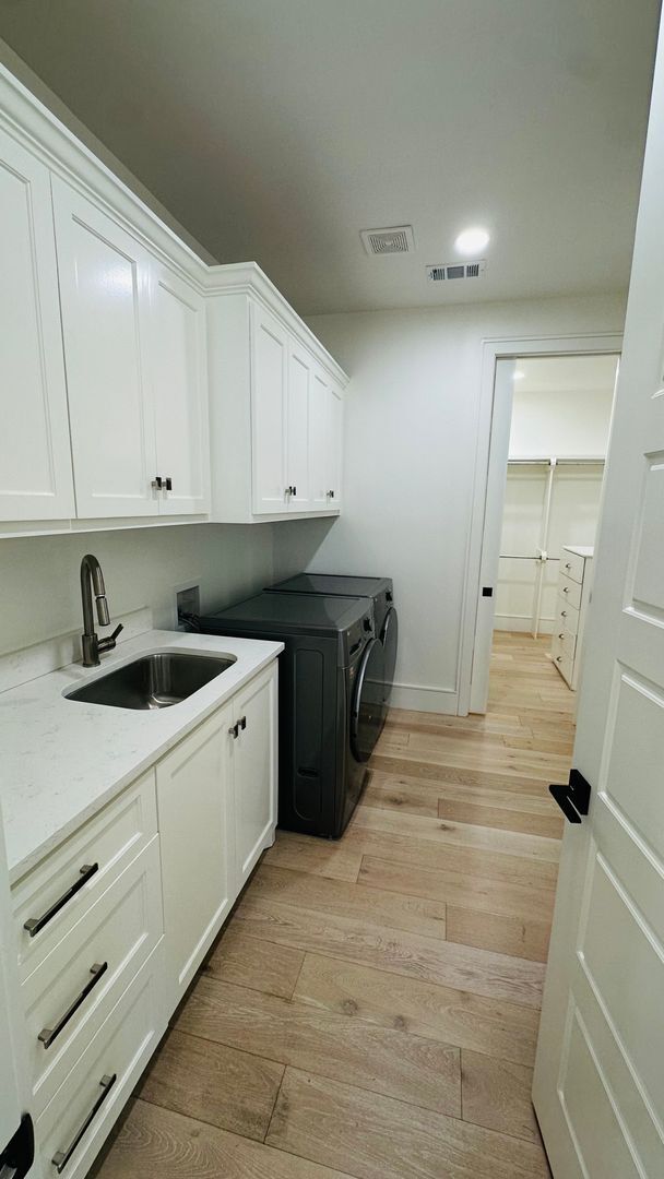 Building Photo - 4506 S Rocking Chair Ln
