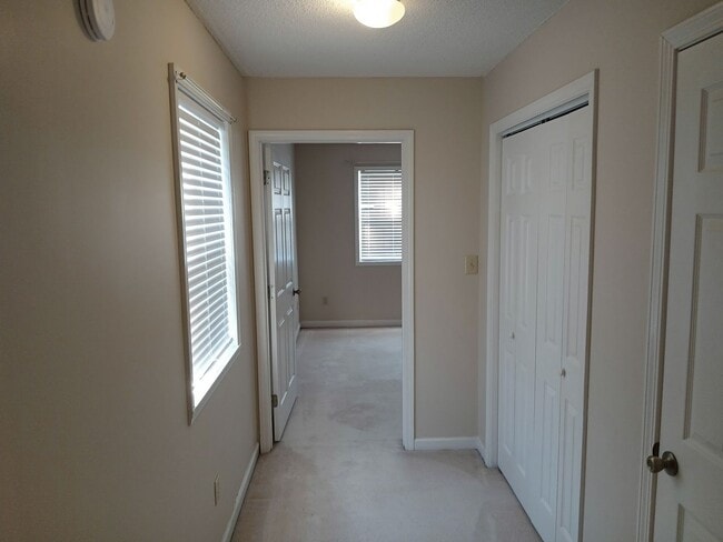 Building Photo - 104 Majestic Dr