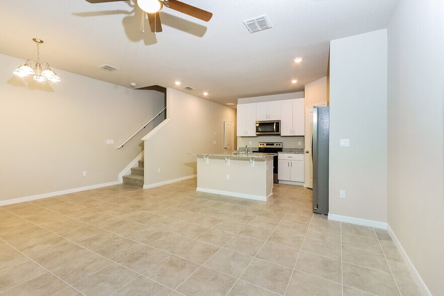 Building Photo - 3557 San Bernardino Way