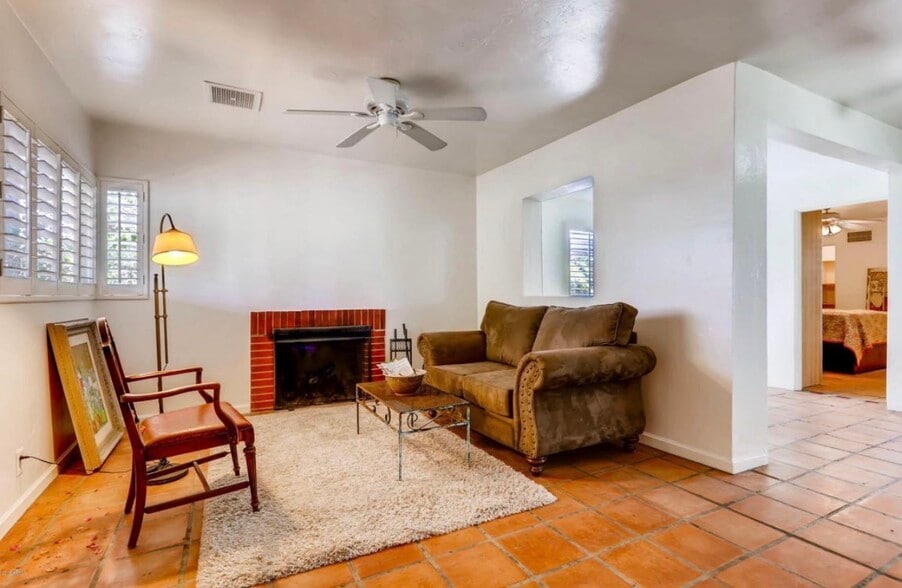 Building Photo - 2232 N Evergreen St