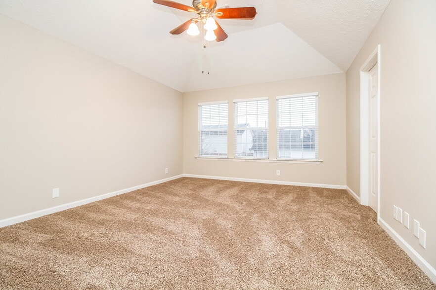 Building Photo - 7128 Legacy Dr