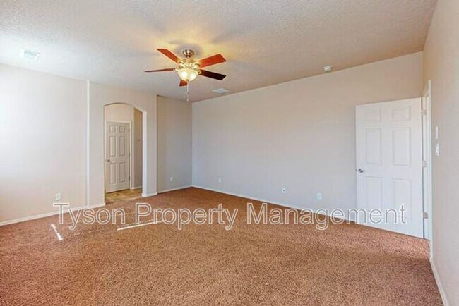 Building Photo - 2621 Cerro Chafo Rd SE