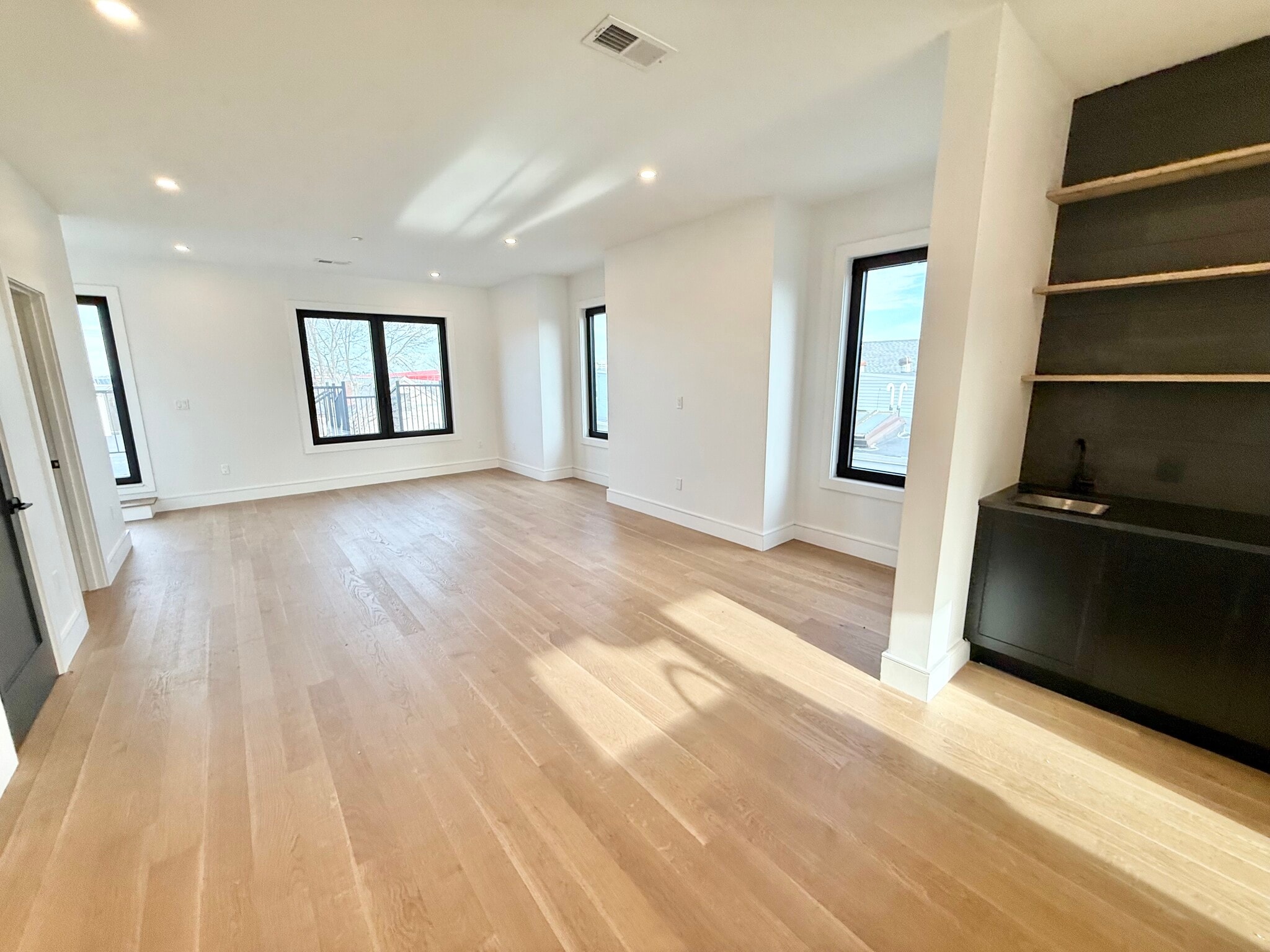 Building Photo - 238 Webster St