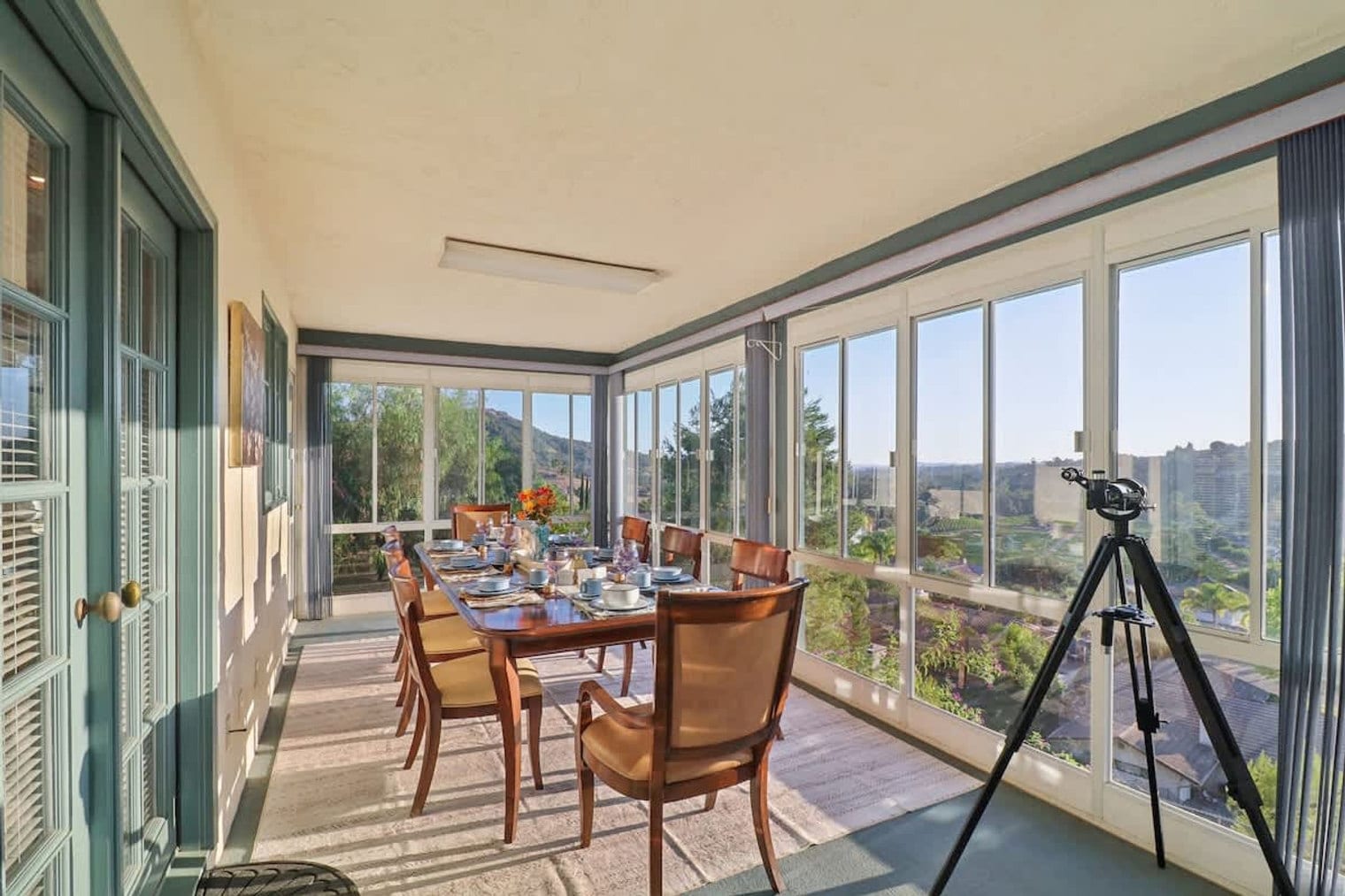 Building Photo - 2908 Lakemont Dr