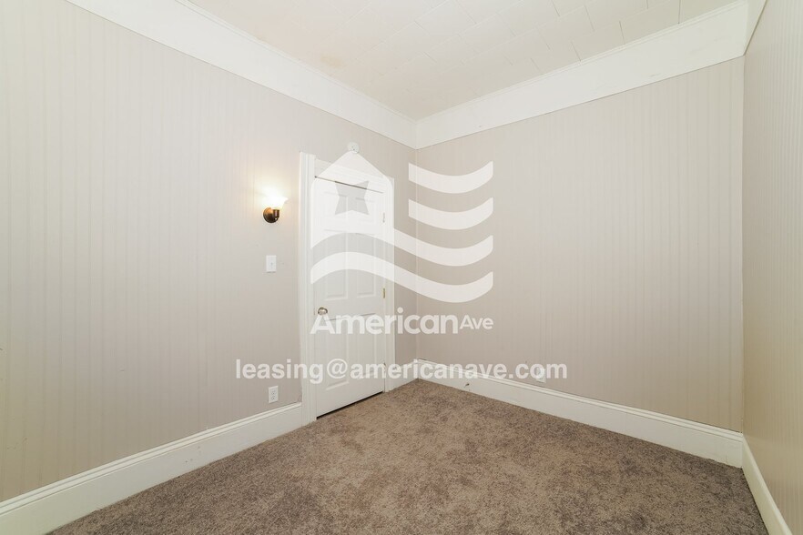 Building Photo - 1820 N Peoria Ave