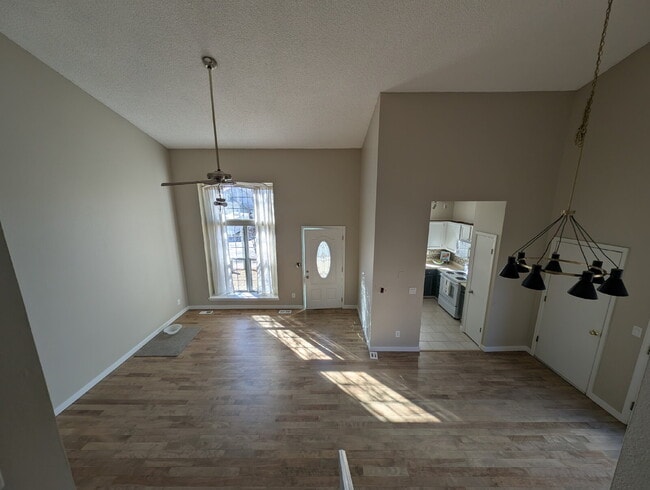 Building Photo - Charming 3-Bed, 2-Bath Home for Rent in Aurora – Backs to Open Space!