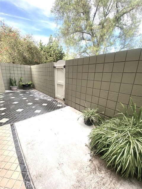 Building Photo - 1582 Mitchell Ave