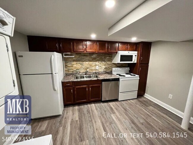 Building Photo - 1813 Oxford Ave SW