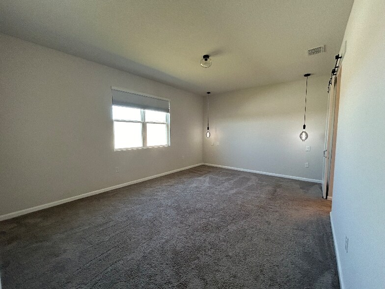 Building Photo - 228 Hillcrest Dr