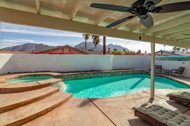 Building Photo - 54200 Avenida Madero