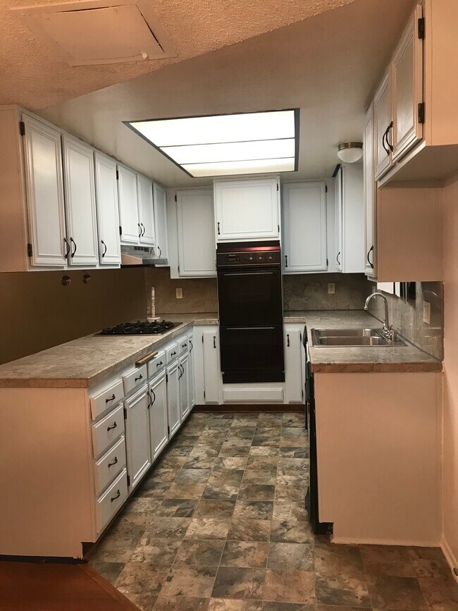 Kitchen - 3431 Artesia Blvd