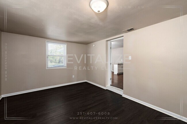 Building Photo - Beautifully Updated 4-Bedroom Home in West Mobile!